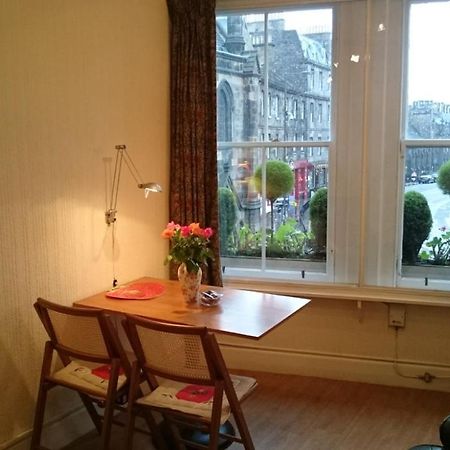 Royal Mile Apartment, 1 Minute From The Castle. เอดินบะระ ภายนอก รูปภาพ