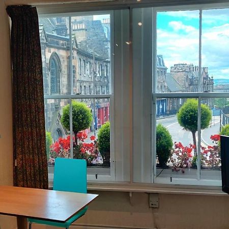 Royal Mile Apartment, 1 Minute From The Castle. เอดินบะระ ภายนอก รูปภาพ