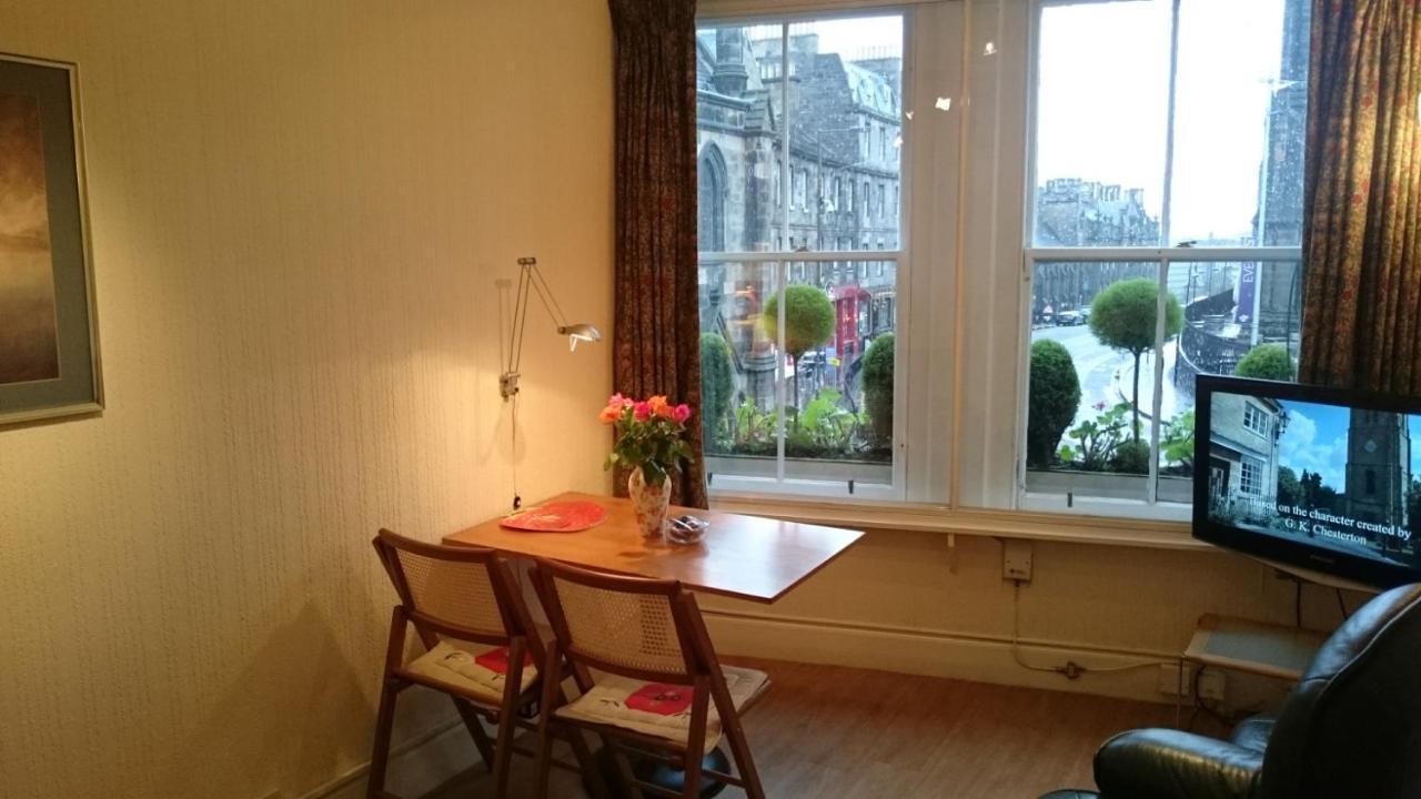 Royal Mile Apartment, 1 Minute From The Castle. เอดินบะระ ภายนอก รูปภาพ