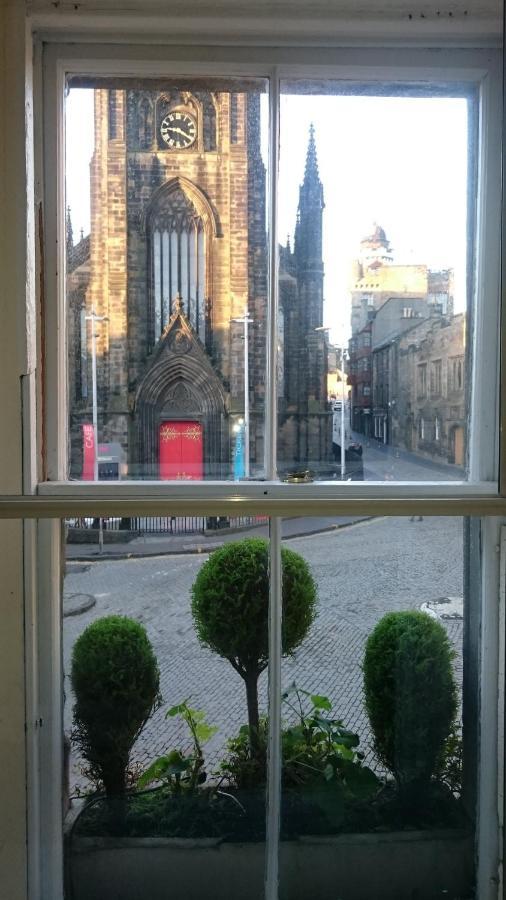 Royal Mile Apartment, 1 Minute From The Castle. เอดินบะระ ภายนอก รูปภาพ